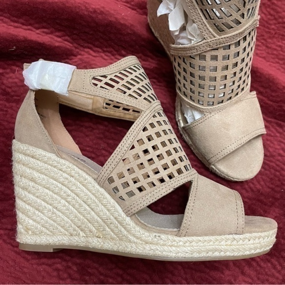 NEW ❤️ Just Fab Faux Suede Cutout Wedge Espadrilles “Mabel” Sandals, Sz. 10